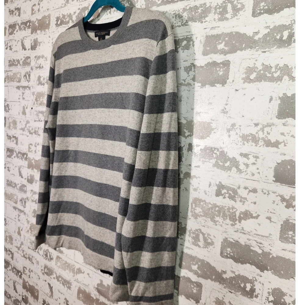 Banana Republic Sweater Mens M Grey Striped Silk Cashmere Knit Preppy Classic